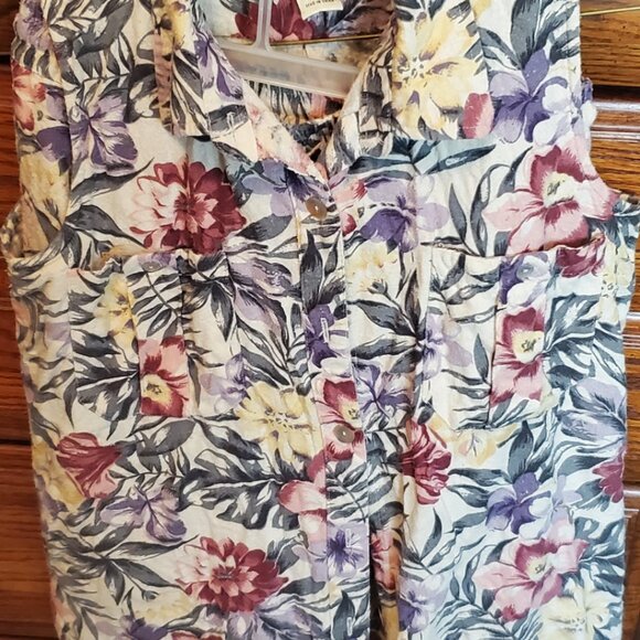 Selene Sport Women's Flowered Pattern Two Piece Shorts Outfit - Size Med… - Picture 6 of 6